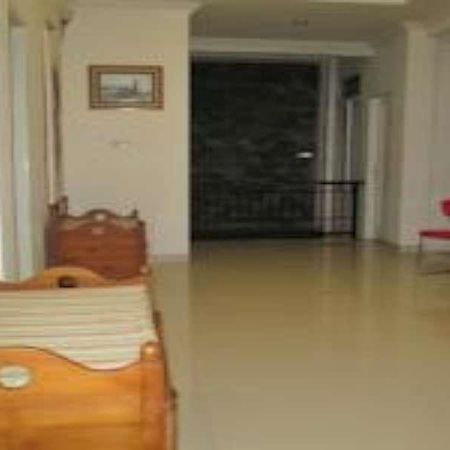 Ge Jacmart Homestay Makassar By Zuzu Esterno foto