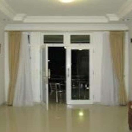 Ge Jacmart Homestay Makassar By Zuzu Esterno foto